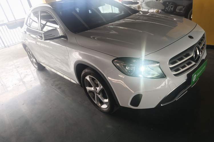 Used Mercedes-Benz GLA 2018 GLA 200 Sport Edition Front Right 45 Deg