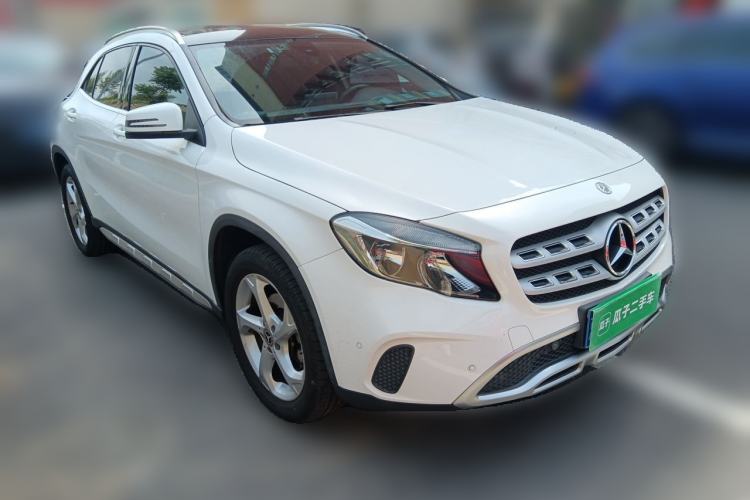 Used Mercedes-Benz GLA 2018 GLA 200 Sport Edition Front Right 45 Deg