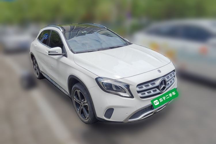 Used Mercedes-Benz GLA 2018 GLA 200 Fashion Model Front Right 45 Deg