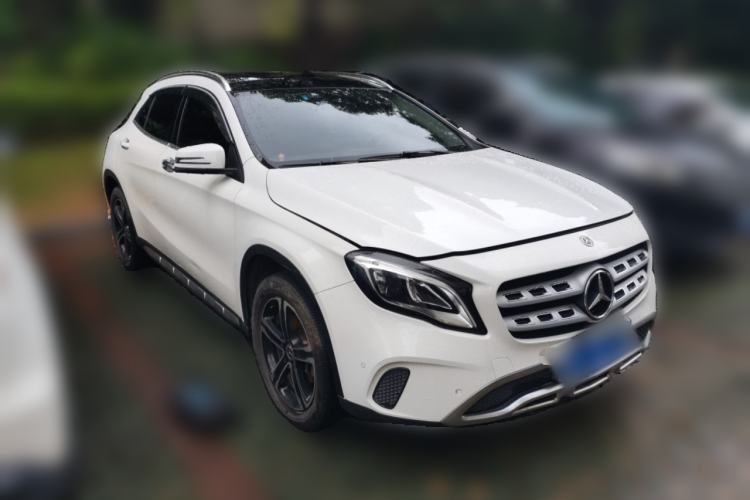 Used Mercedes-Benz GLA 2018 GLA 200 Fashion Model Front Right 45 Deg