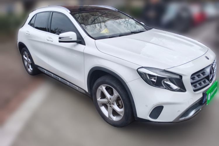 Used Mercedes-Benz GLA 2018 GLA 200 Sport Edition Front Right 45 Deg