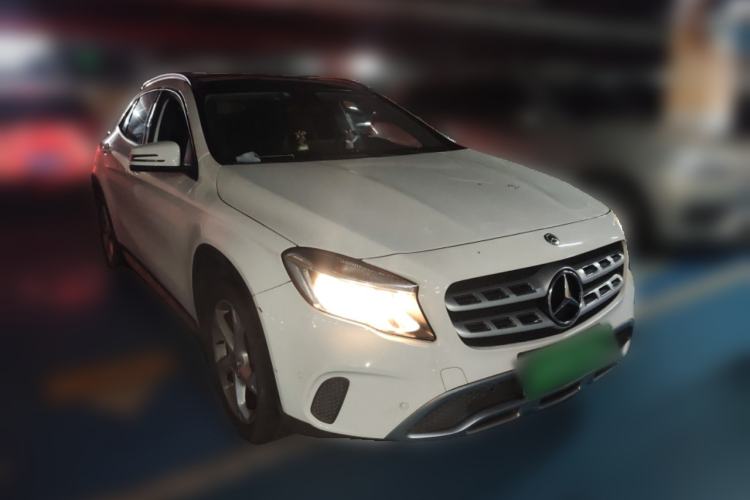 Used Mercedes-Benz GLA 2018 GLA 200 Sport Edition Front Right 45 Deg