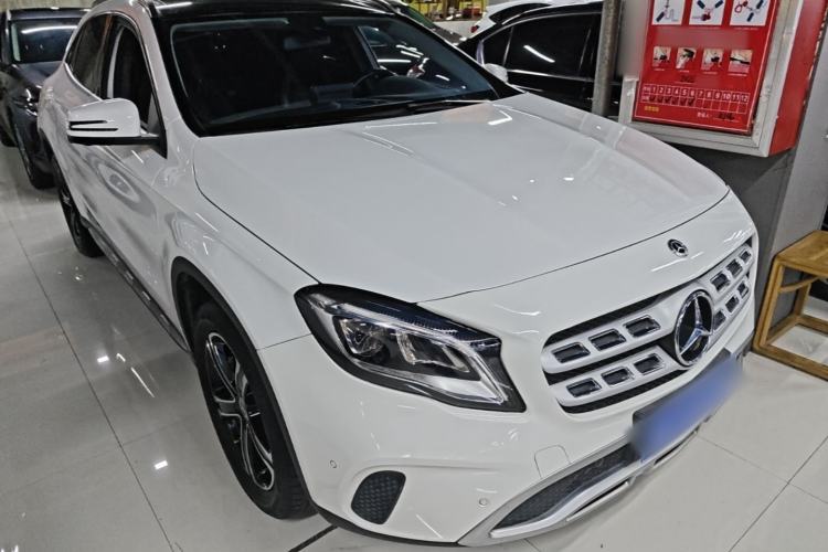 Used Mercedes-Benz GLA 2018 GLA 200 Fashion Model Front Right 45 Deg