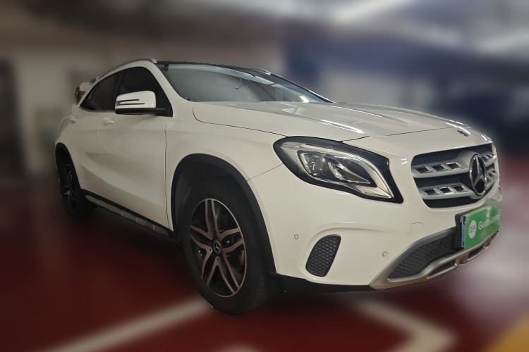 Used Mercedes-Benz GLA 2018 GLA 200 Fashion Model Front Right 45 Deg