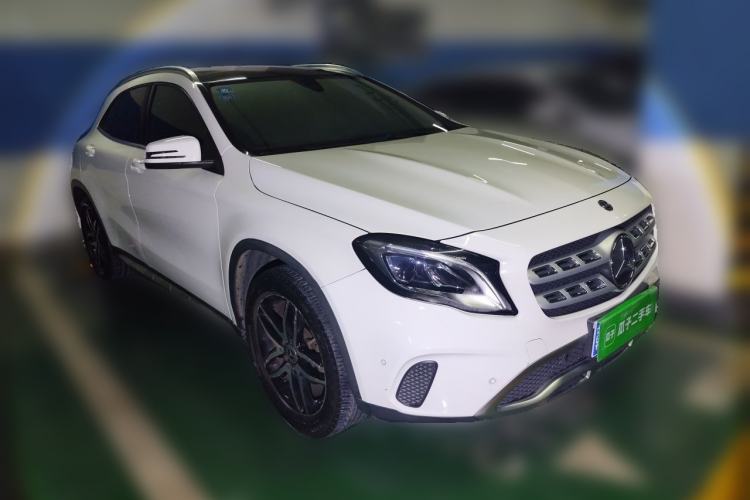 Used Mercedes-Benz GLA 2018 GLA 200 Fashion Model Front Right 45 Deg
