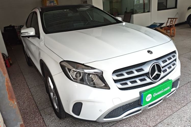 Used Mercedes-Benz GLA 2018 GLA 200 Sport Edition Front Right 45 Deg