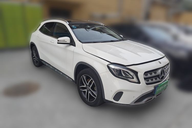 Used Mercedes-Benz GLA 2018 GLA 200 Fashion Model Front Right 45 Deg