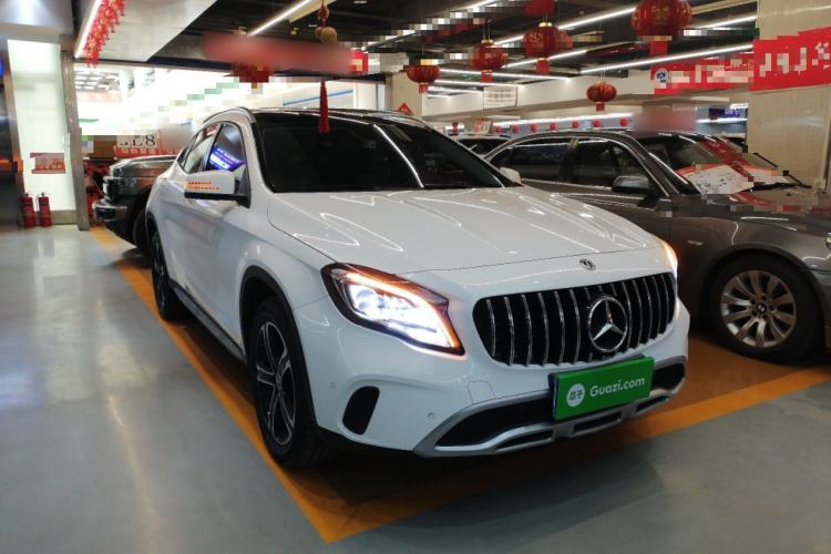 Used Mercedes-Benz GLA 2018 GLA 200 Fashion Model Front Right 45 Deg