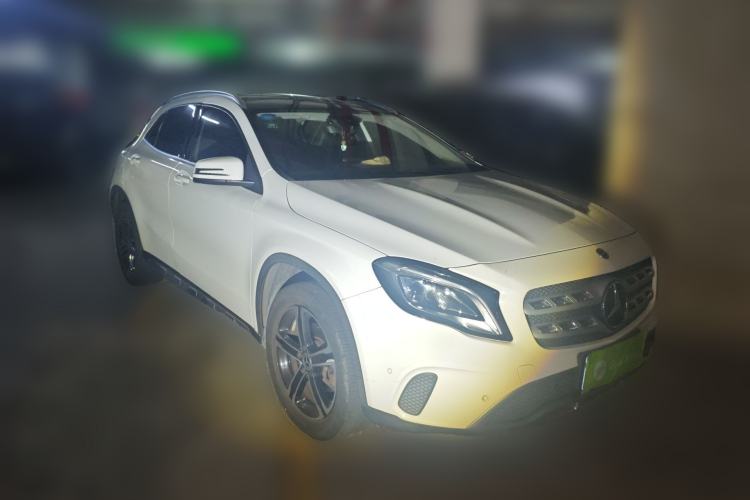 Used Mercedes-Benz GLA 2018 GLA 200 Fashion Model Front Right 45 Deg