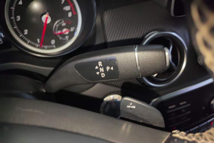 Used Mercedes-Benz GLA 2018 GLA 200 Sport Edition Gear Lever