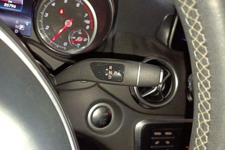 Used Mercedes-Benz GLA 2018 GLA 200 Fashion Model Gear Lever