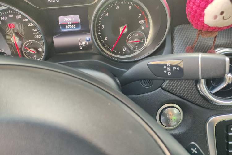 Used Mercedes-Benz GLA 2018 GLA 200 Fashion Model Gear Lever