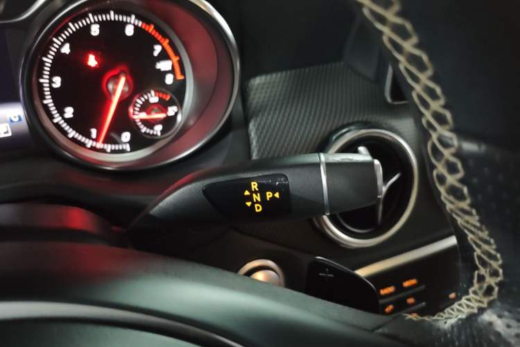 Used Mercedes-Benz GLA 2018 GLA 200 Fashion Model Gear Lever