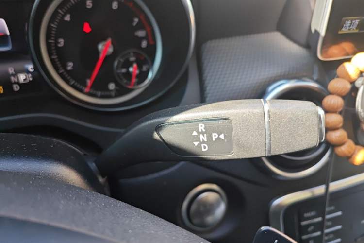 Used Mercedes-Benz GLA 2018 GLA 200 Fashion Model Gear Lever