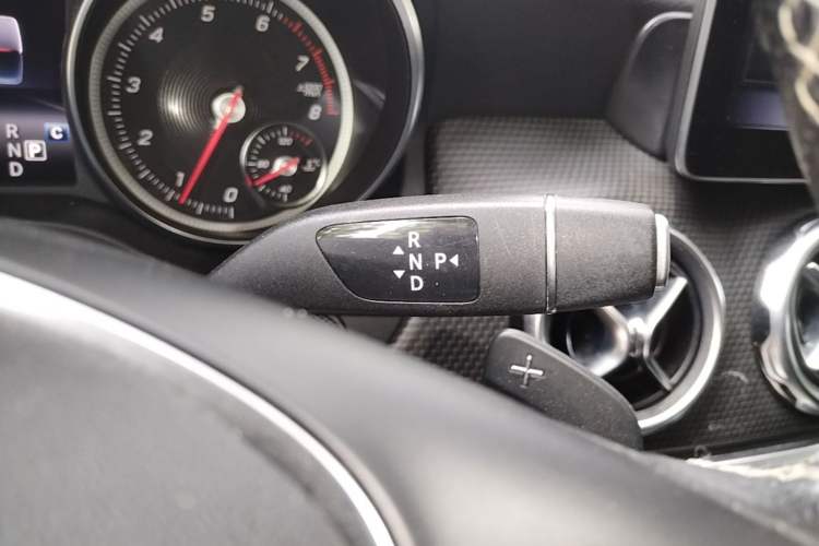 Used Mercedes-Benz GLA 2018 GLA 200 Fashion Model Gear Lever