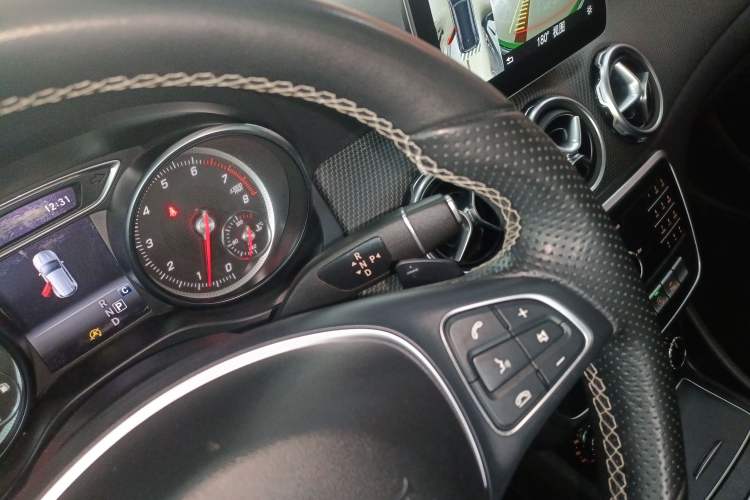 Used Mercedes-Benz GLA 2018 GLA 200 Sport Edition Gear Lever