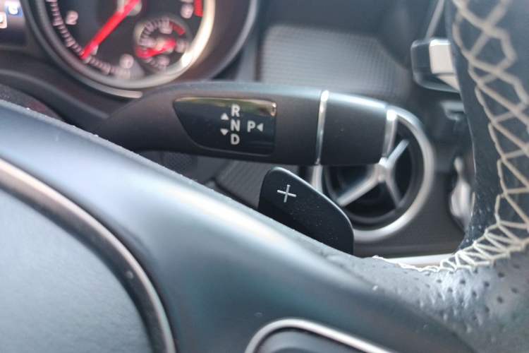 Used Mercedes-Benz GLA 2018 GLA 200 Sport Edition Gear Lever