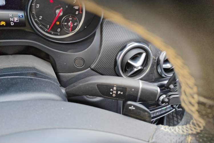 Used Mercedes-Benz GLA 2018 GLA 200 Fashion Model Gear Lever