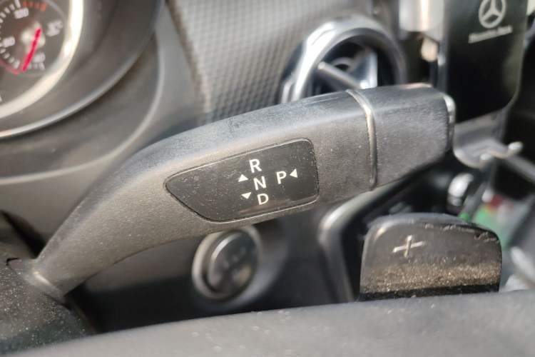 Used Mercedes-Benz GLA 2018 GLA 200 Fashion Model Gear Lever