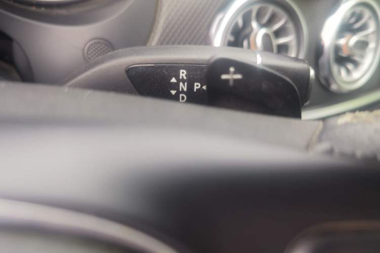 Used Mercedes-Benz GLA 2018 GLA 200 Sport Edition Gear Lever