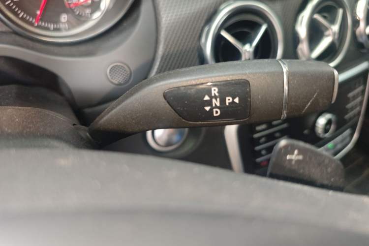 Used Mercedes-Benz GLA 2018 GLA 200 Sport Edition Gear Lever