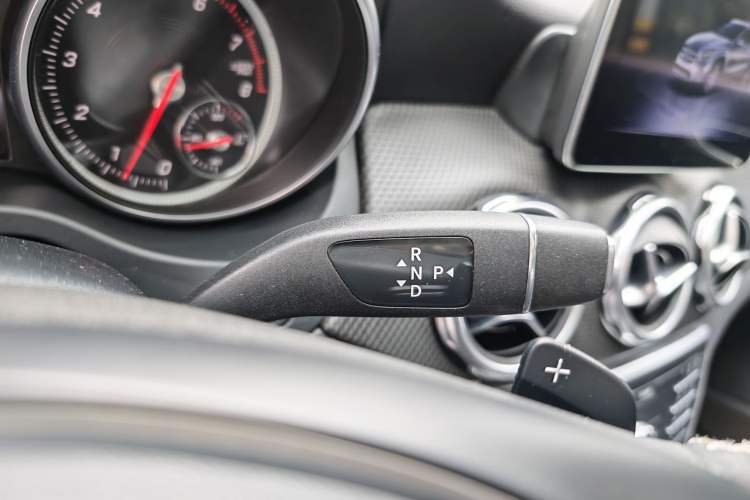 Used Mercedes-Benz GLA 2018 GLA 200 Sport Edition Gear Lever