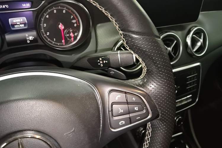 Used Mercedes-Benz GLA 2018 GLA 200 Fashion Model Gear Lever