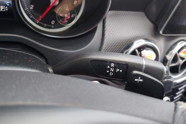 Used Mercedes-Benz GLA 2018 GLA 200 Fashion Model Gear Lever