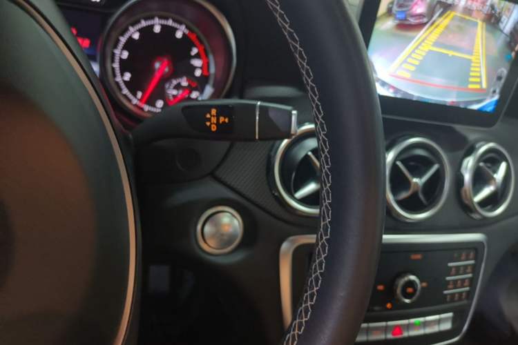 Used Mercedes-Benz GLA 2018 GLA 200 Sport Edition Gear Lever