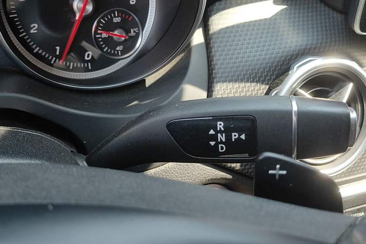 Used Mercedes-Benz GLA 2018 GLA 220 4MATIC Sport Edition Gear Lever
