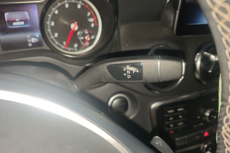 Used Mercedes-Benz GLA 2018 GLA 200 Fashion Model Gear Lever