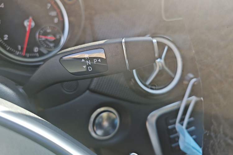 Used Mercedes-Benz GLA 2018 GLA 200 Sport Edition Gear Lever