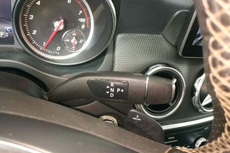 Used Mercedes-Benz GLA 2018 GLA 220 4MATIC Sport Edition Gear Lever