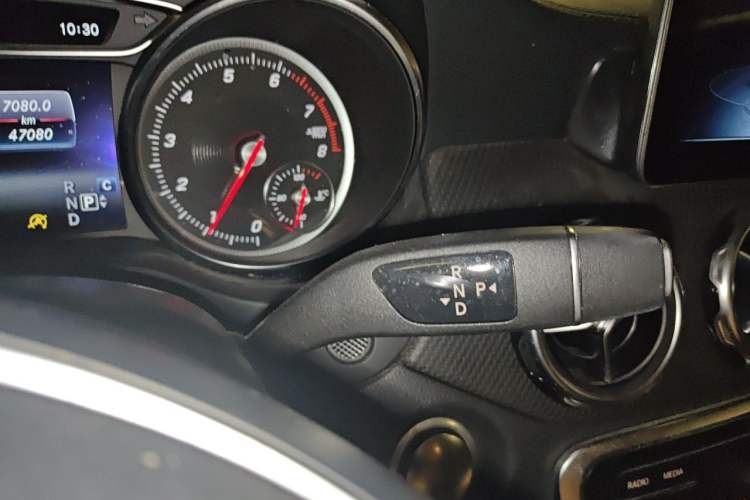 Used Mercedes-Benz GLA 2018 GLA 200 Fashion Model Gear Lever