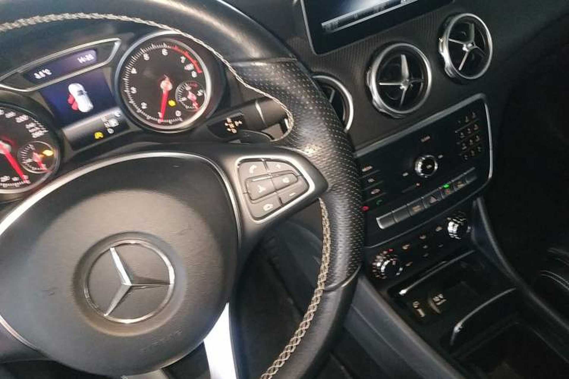 Used Mercedes-Benz GLA 2018 GLA 200 Sport Edition Gear Lever