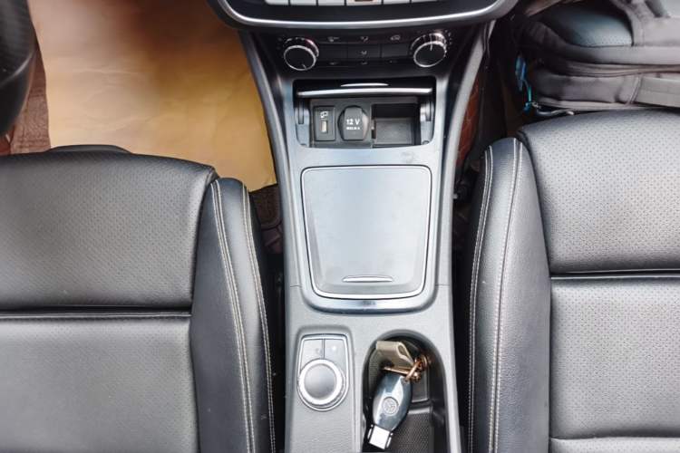 Used Mercedes-Benz GLA 2018 GLA 200 Sport Edition Gear Lever