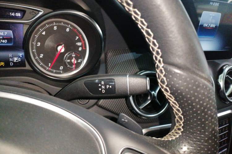 Used Mercedes-Benz GLA 2018 GLA 220 4MATIC Sport Edition Gear Lever
