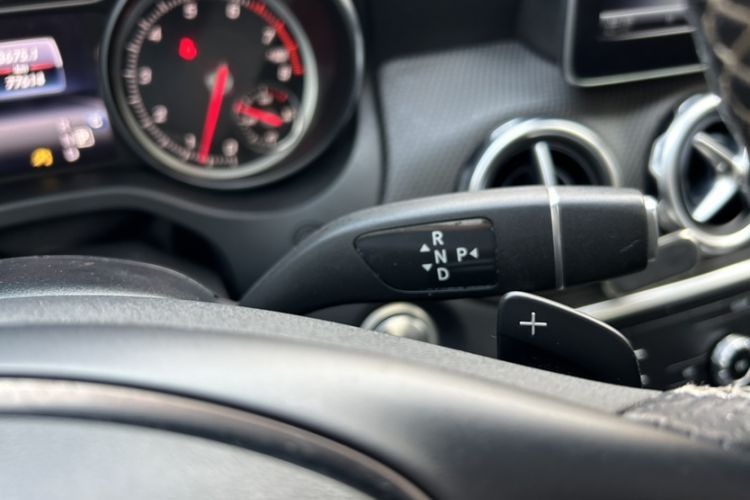 Used Mercedes-Benz GLA 2018 GLA 200 Fashion Model Gear Lever