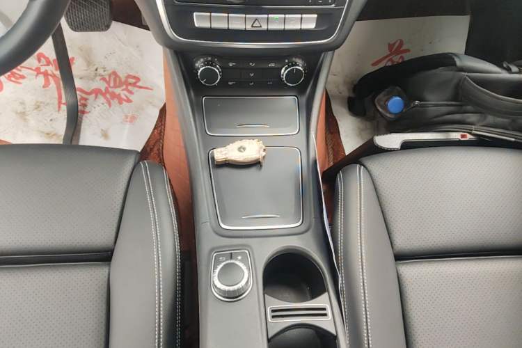 Used Mercedes-Benz GLA 2018 GLA 200 Sport Edition Gear Lever