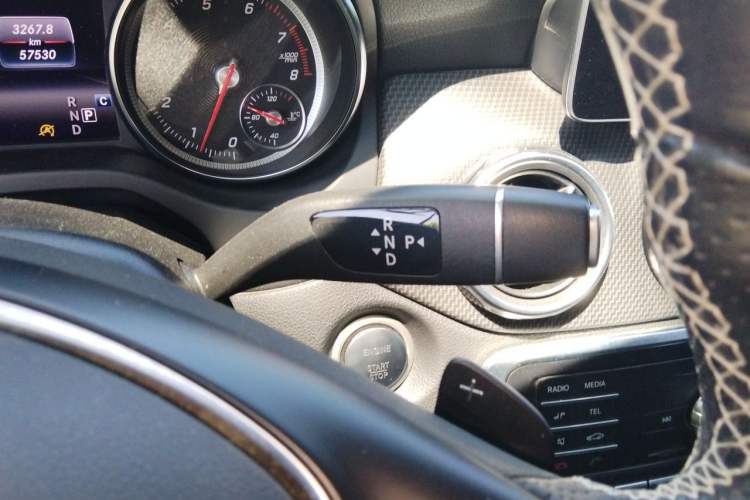 Used Mercedes-Benz GLA 2018 GLA 220 4MATIC Sport Edition Gear Lever