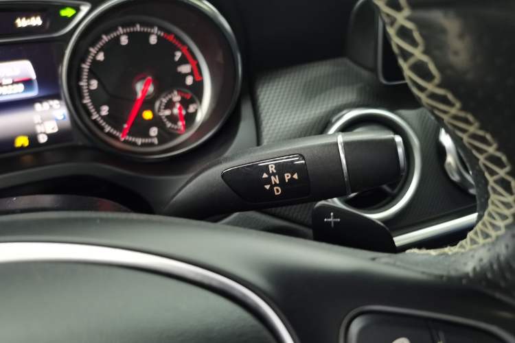 Used Mercedes-Benz GLA 2018 GLA 200 Sport Edition Gear Lever