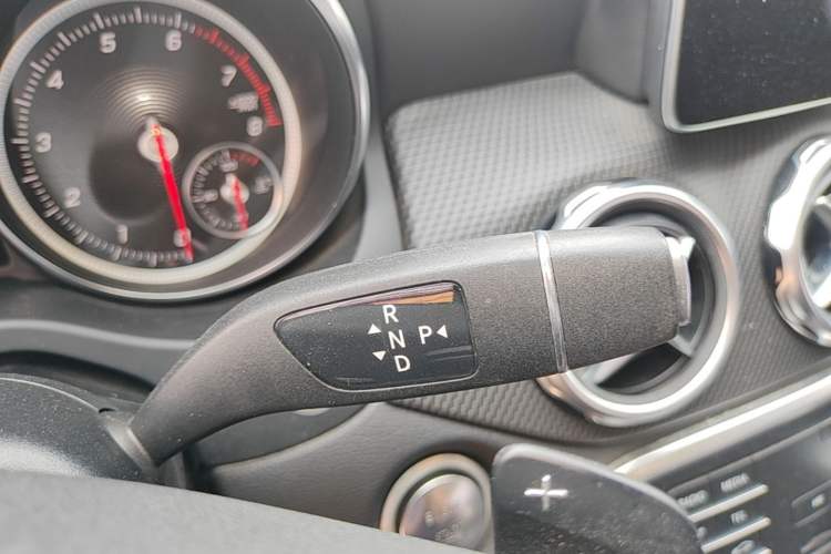 Used Mercedes-Benz GLA 2018 GLA 200 Sport Edition Gear Lever