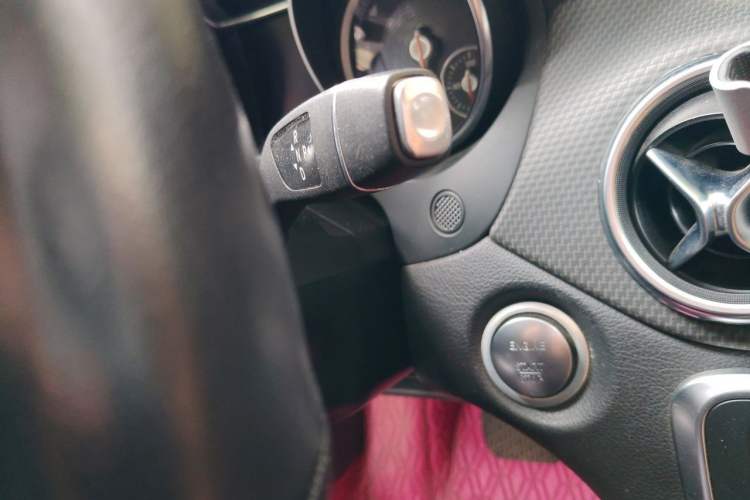 Used Mercedes-Benz GLA 2018 GLA 200 Fashion Model Gear Lever