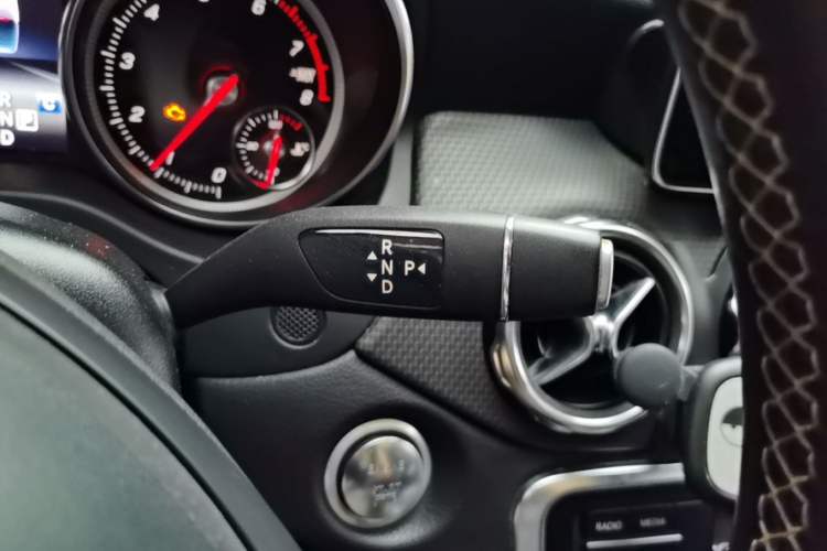 Used Mercedes-Benz GLA 2018 GLA 200 Fashion Model Gear Lever