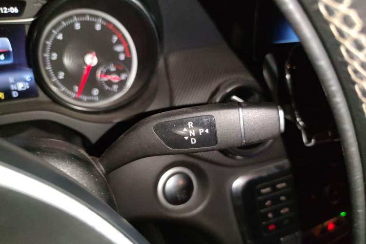 Used Mercedes-Benz GLA 2018 GLA 200 Fashion Model Gear Lever