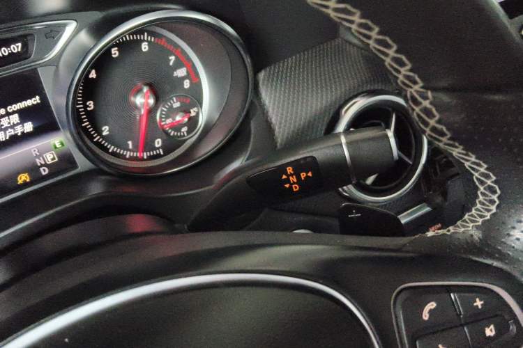 Used Mercedes-Benz GLA 2018 GLA 220 4MATIC Sport Edition Gear Lever