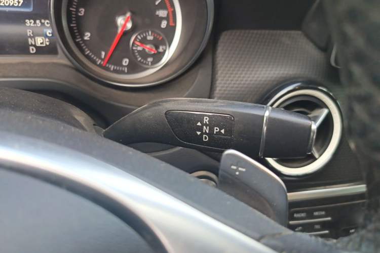 Used Mercedes-Benz GLA 2018 GLA 200 Sport Edition Gear Lever