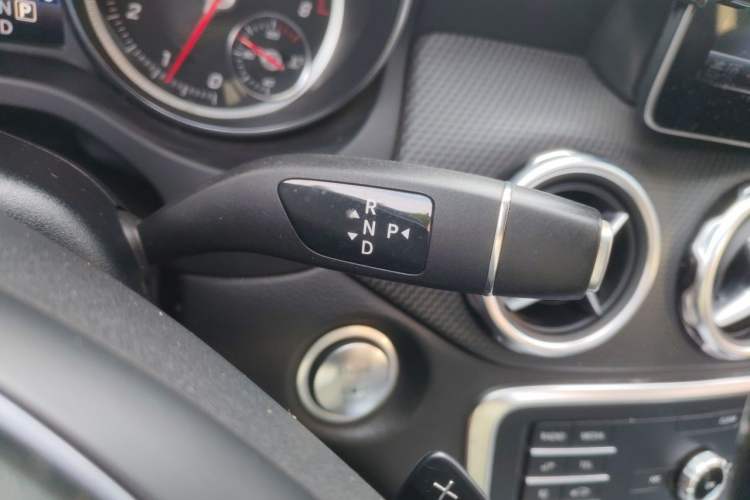 Used Mercedes-Benz GLA 2018 GLA 200 Sport Edition Gear Lever