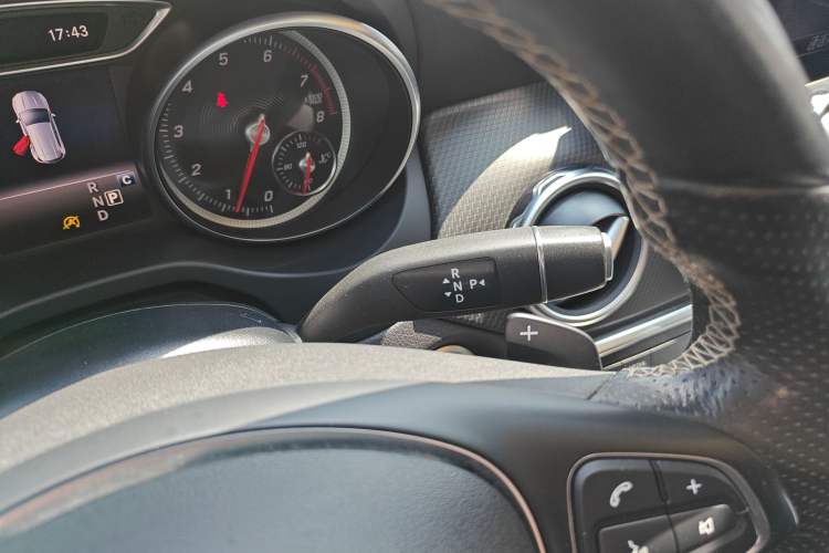 Used Mercedes-Benz GLA 2018 GLA 220 4MATIC Sport Edition Gear Lever