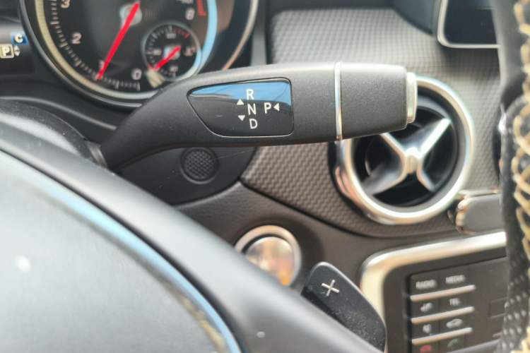 Used Mercedes-Benz GLA 2018 GLA 200 Sport Edition Gear Lever
